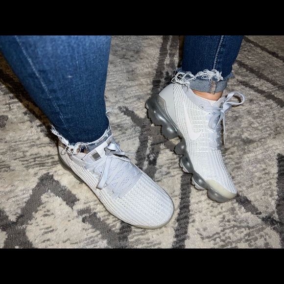 Women’s Nike Air VaporMax Flyknit 3 🎊 - Picture 7 of 8